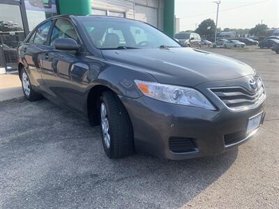 2010 Toyota Camry XLE   - Photo 2 - Palatine, IL 60074