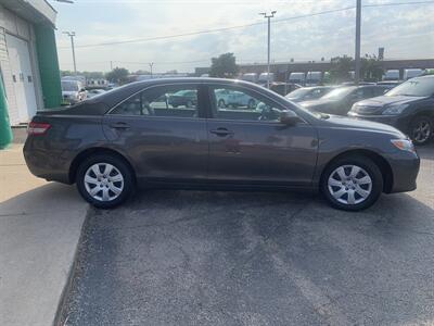 2010 Toyota Camry XLE   - Photo 6 - Palatine, IL 60074