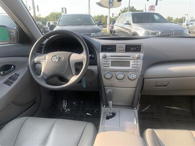 2010 Toyota Camry XLE   - Photo 12 - Palatine, IL 60074