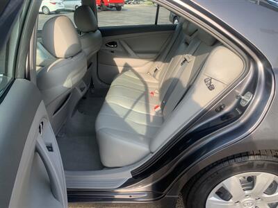 2010 Toyota Camry XLE   - Photo 14 - Palatine, IL 60074
