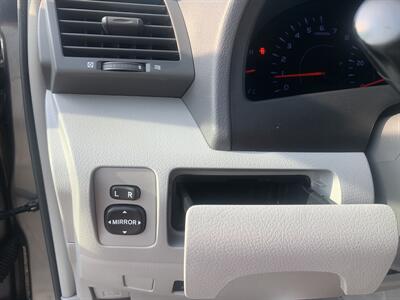 2010 Toyota Camry XLE   - Photo 17 - Palatine, IL 60074