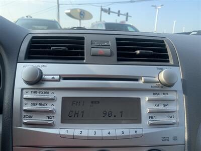 2010 Toyota Camry XLE   - Photo 22 - Palatine, IL 60074