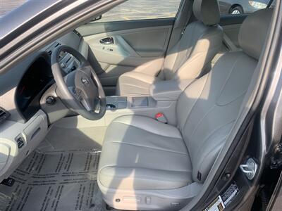 2010 Toyota Camry XLE   - Photo 16 - Palatine, IL 60074