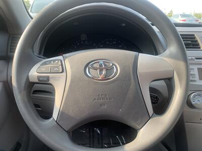 2010 Toyota Camry XLE   - Photo 15 - Palatine, IL 60074