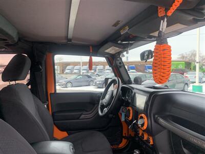 2013 Jeep Wrangler Sport   - Photo 10 - Palatine, IL 60074