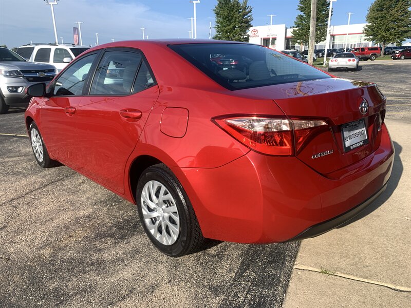 2018 Toyota Corolla LE - Photo 4 - Palatine, IL 60074