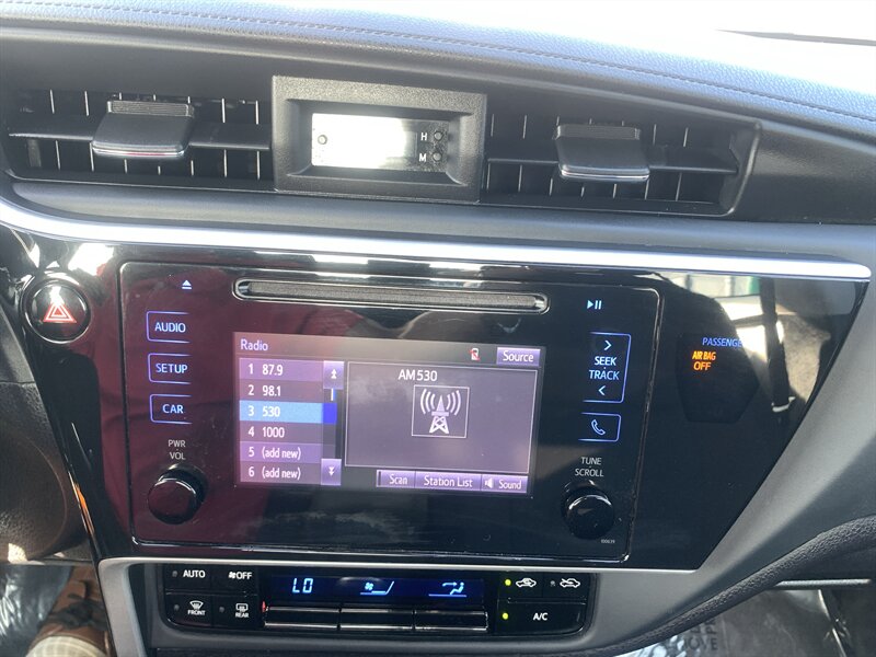 2018 Toyota Corolla LE - Photo 20 - Palatine, IL 60074