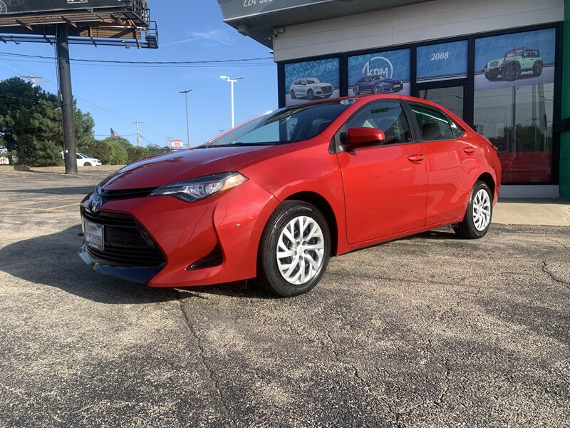 2018 Toyota Corolla LE   - Photo 1 - Palatine, IL 60074