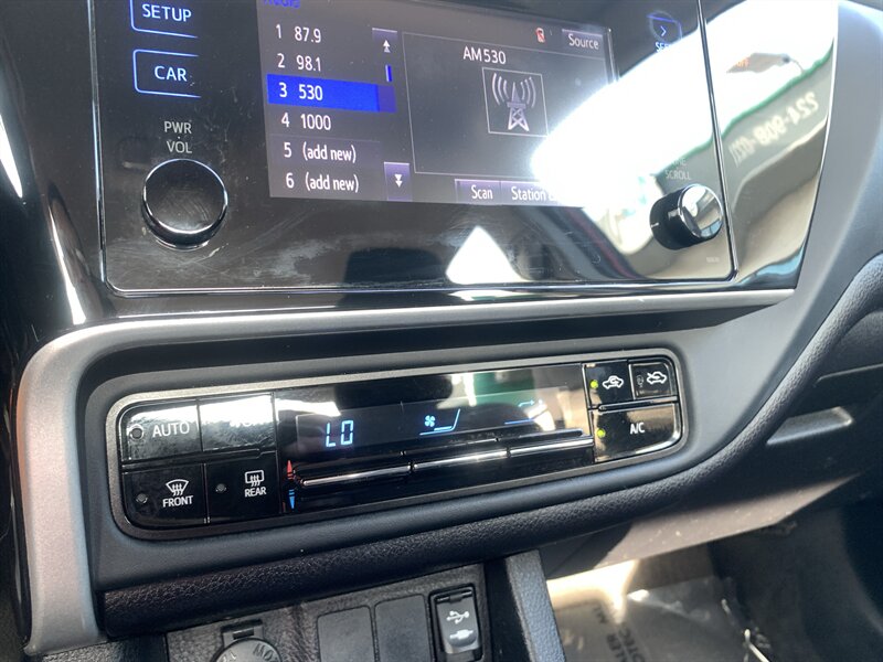 2018 Toyota Corolla LE - Photo 21 - Palatine, IL 60074