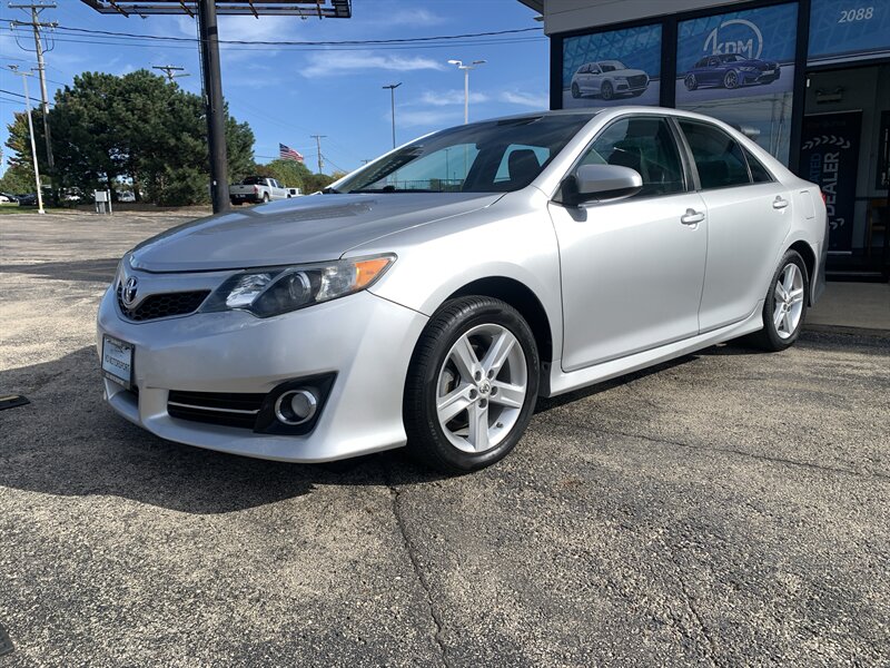 2012 Toyota Camry SE   - Photo 1 - Palatine, IL 60074