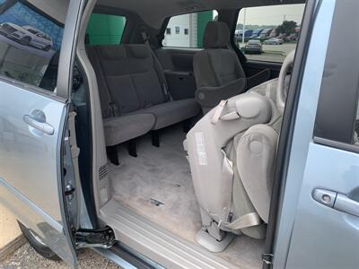 2006 Toyota Sienna LE 7 Passenger   - Photo 15 - Palatine, IL 60074