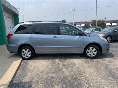 2006 Toyota Sienna LE 7 Passenger   - Photo 2 - Palatine, IL 60074