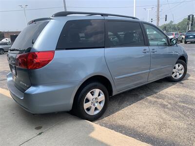 2006 Toyota Sienna LE 7 Passenger   - Photo 8 - Palatine, IL 60074