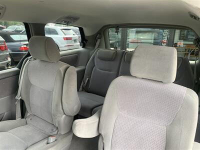 2006 Toyota Sienna LE 7 Passenger   - Photo 17 - Palatine, IL 60074