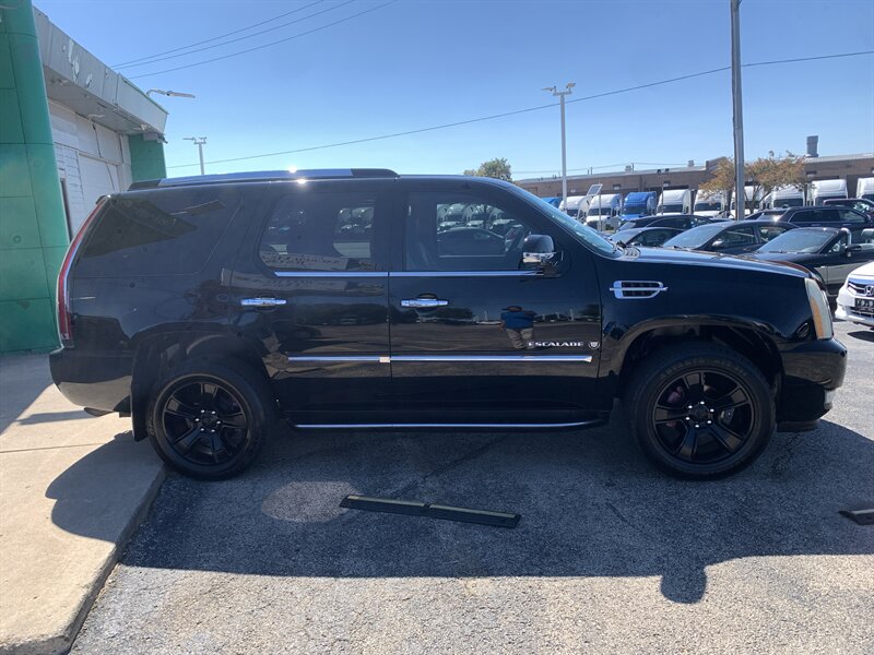 2007 Cadillac Escalade - Photo 4 - Palatine, IL 60074
