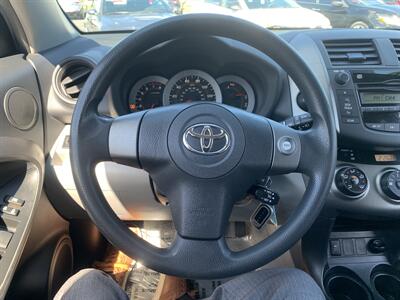 2010 Toyota RAV4   - Photo 17 - Palatine, IL 60074