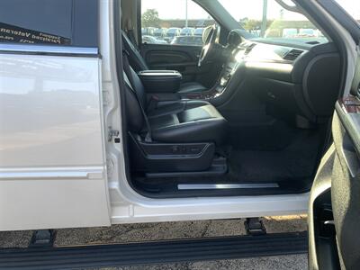 2013 Cadillac Escalade Premium - Photo 12 - Palatine, IL 60074
