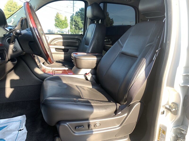 2013 Cadillac Escalade Premium - Photo 21 - Palatine, IL 60074