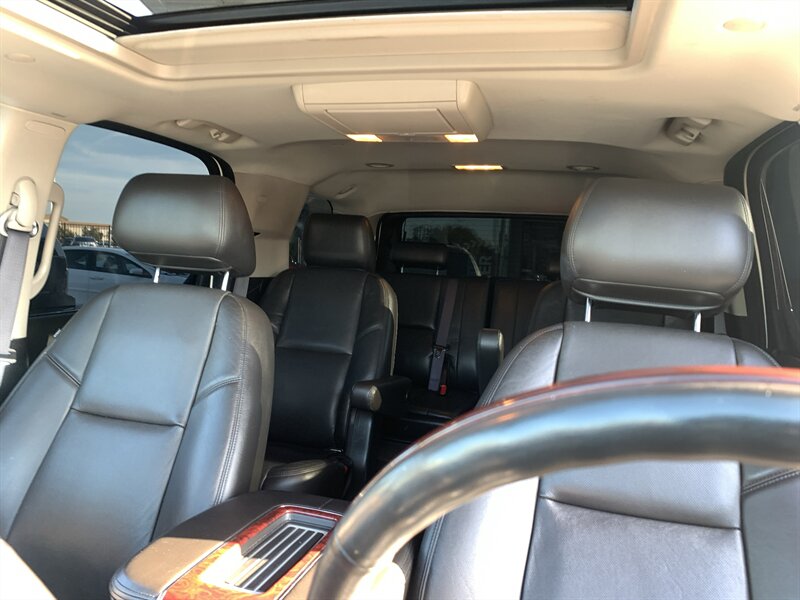 2013 Cadillac Escalade Premium - Photo 10 - Palatine, IL 60074