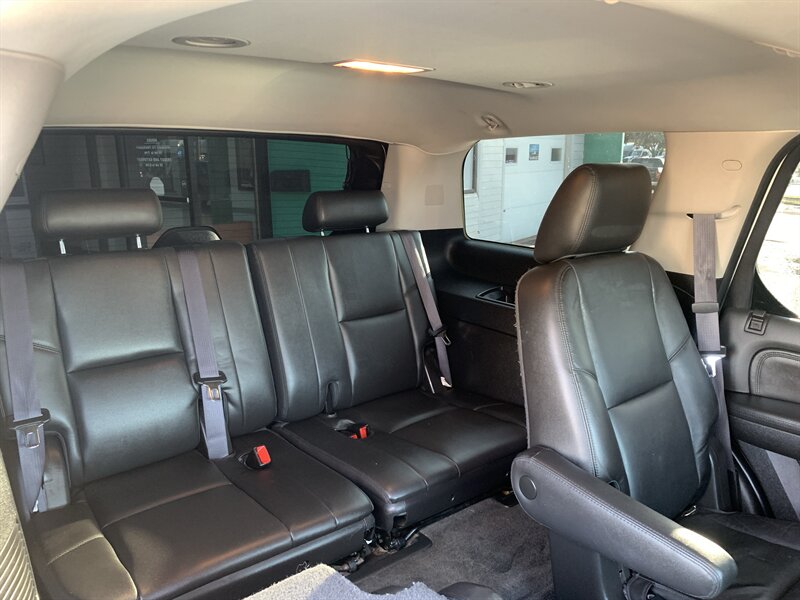 2013 Cadillac Escalade Premium - Photo 19 - Palatine, IL 60074