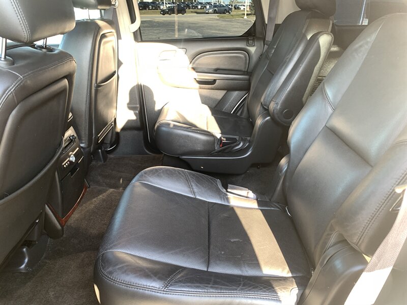 2013 Cadillac Escalade Premium - Photo 18 - Palatine, IL 60074
