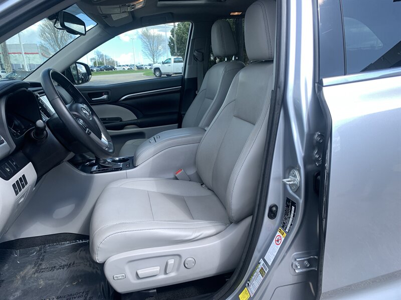 2015 Toyota Highlander Limited - Photo 21 - Palatine, IL 60074