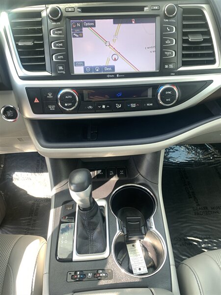 2015 Toyota Highlander Limited - Photo 34 - Palatine, IL 60074
