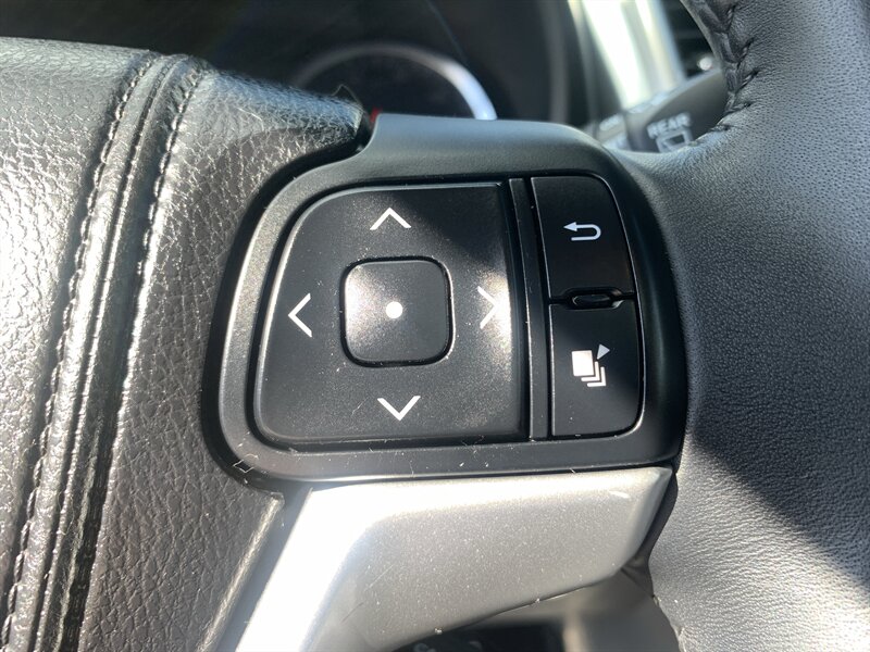 2015 Toyota Highlander Limited - Photo 26 - Palatine, IL 60074