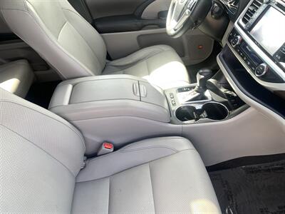 2015 Toyota Highlander Limited - Photo 15 - Palatine, IL 60074