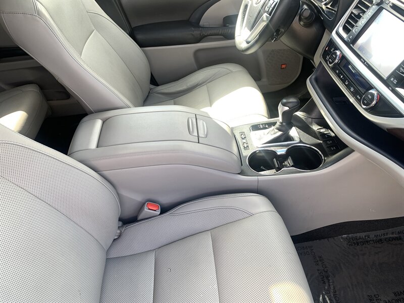 2015 Toyota Highlander Limited - Photo 15 - Palatine, IL 60074