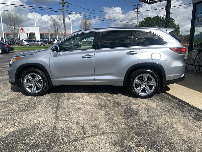 2015 Toyota Highlander Limited - Photo 8 - Palatine, IL 60074