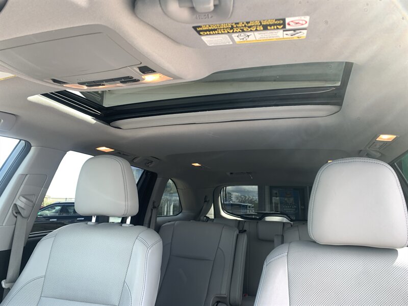 2015 Toyota Highlander Limited - Photo 13 - Palatine, IL 60074