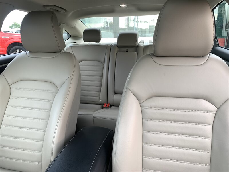 2017 Ford Fusion SE - Photo 9 - Palatine, IL 60074
