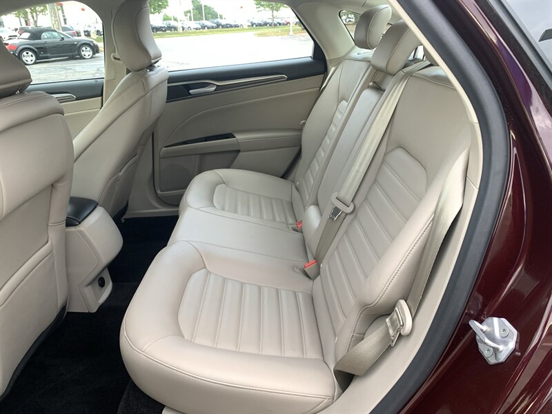 2017 Ford Fusion SE - Photo 15 - Palatine, IL 60074