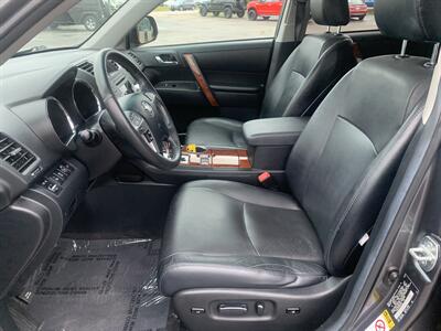 2011 Toyota Highlander Limited   - Photo 20 - Palatine, IL 60074