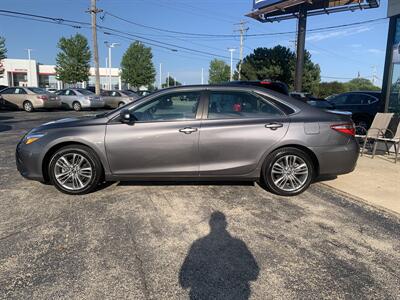 2016 Toyota Camry SE   - Photo 8 - Palatine, IL 60074