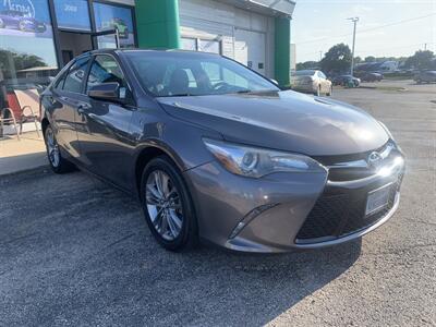 2016 Toyota Camry SE   - Photo 2 - Palatine, IL 60074