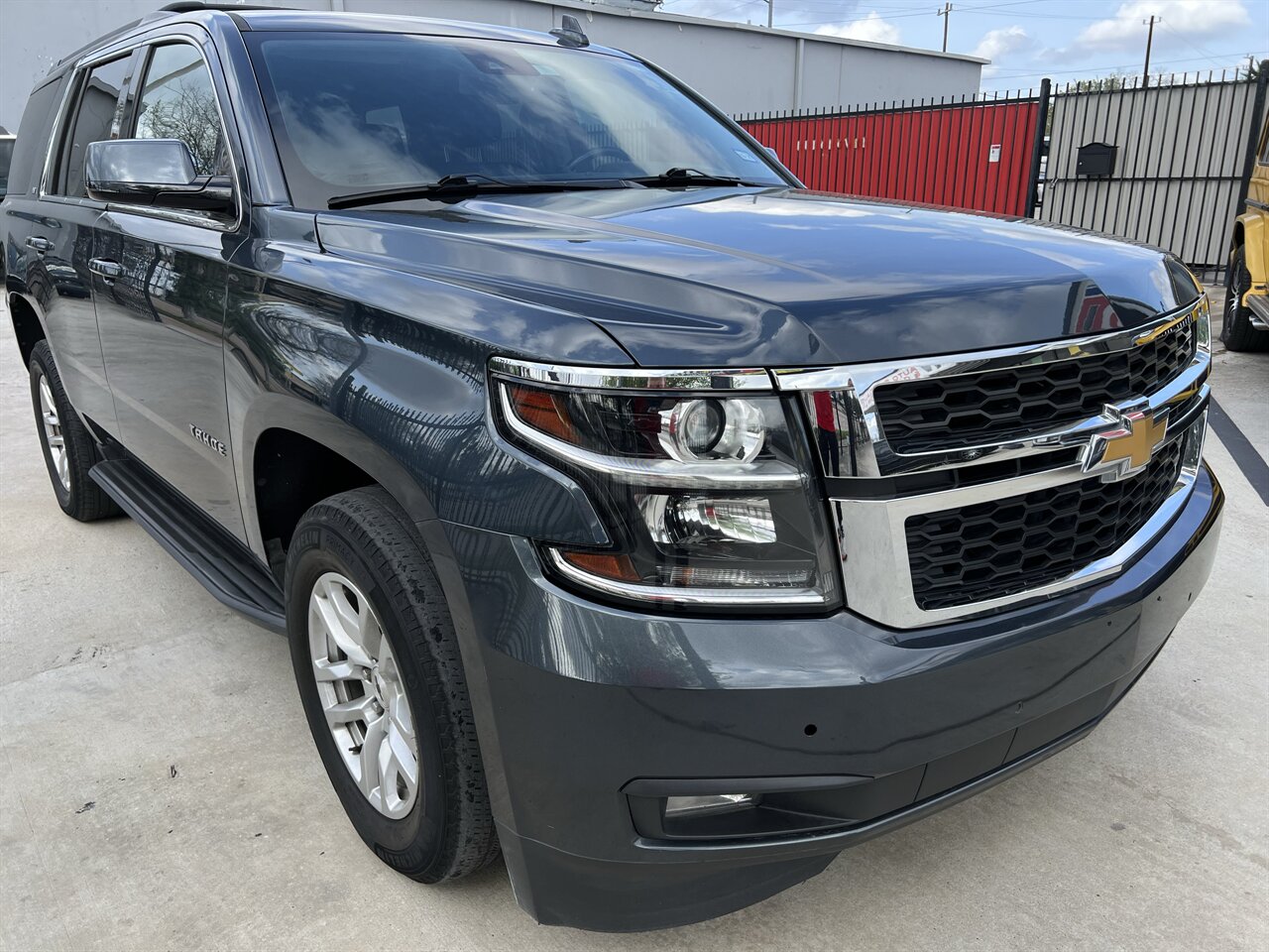 2020 Chevrolet Tahoe LT LUXURY PKG HTD SEATS LTHR 3RD ROW ONLY 81K MLS   - Photo 1 - Houston, TX 77031