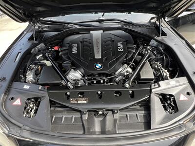 2014 BMW 750Li M SPORTS PKG VENT STS 19 " WHLS REARCAM ROOF   - Photo 18 - Houston, TX 77031