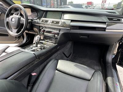 2014 BMW 750Li M SPORTS PKG VENT STS 19 " WHLS REARCAM ROOF   - Photo 30 - Houston, TX 77031