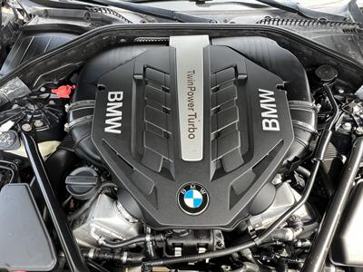 2014 BMW 750Li M SPORTS PKG VENT STS 19 " WHLS REARCAM ROOF   - Photo 19 - Houston, TX 77031