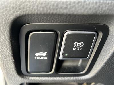 2014 Hyundai Equus ULTIMATE REAR SLIDE SEATS HUD REAR ENT MSRP $68920 - Photo 52 - Houston, TX 77031