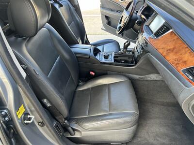 2014 Hyundai Equus ULTIMATE REAR SLIDE SEATS HUD REAR ENT MSRP $68920 - Photo 43 - Houston, TX 77031