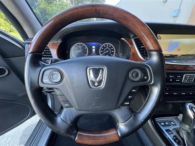 2014 Hyundai Equus ULTIMATE REAR SLIDE SEATS HUD REAR ENT MSRP $68920 - Photo 27 - Houston, TX 77031