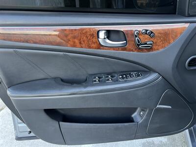 2014 Hyundai Equus ULTIMATE REAR SLIDE SEATS HUD REAR ENT MSRP $68920 - Photo 66 - Houston, TX 77031