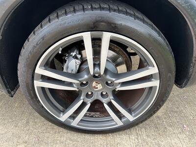 2012 Porsche Cayenne S PANO HEATED/COOL SEATS 21 " TURBO II WHLS NAV CAM   - Photo 17 - Houston, TX 77031