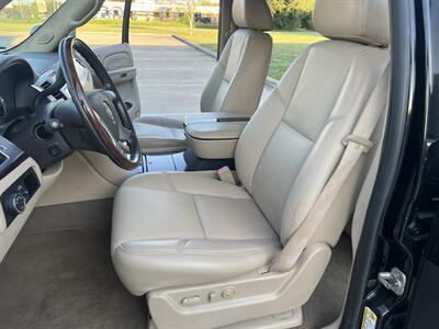 2009 Cadillac Escalade AWD LEATHER SUNROOF HEATED SEATS 3rd ROW 7 PASS   - Photo 39 - Houston, TX 77031