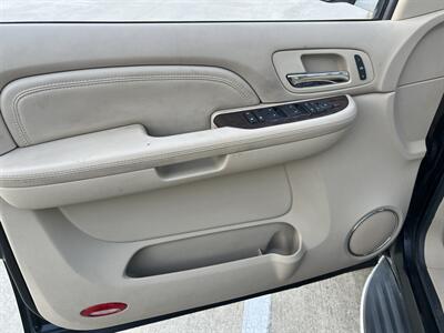 2009 Cadillac Escalade AWD LEATHER SUNROOF HEATED SEATS 3rd ROW 7 PASS   - Photo 63 - Houston, TX 77031