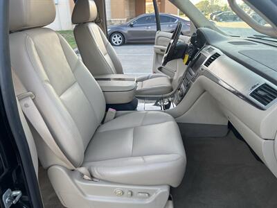 2009 Cadillac Escalade AWD LEATHER SUNROOF HEATED SEATS 3rd ROW 7 PASS   - Photo 40 - Houston, TX 77031