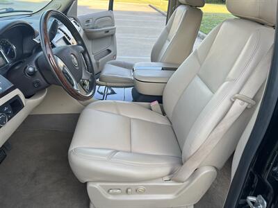 2009 Cadillac Escalade AWD LEATHER SUNROOF HEATED SEATS 3rd ROW 7 PASS   - Photo 37 - Houston, TX 77031